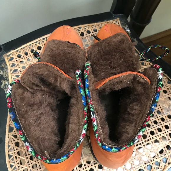 Boots - Picture 3 of 6